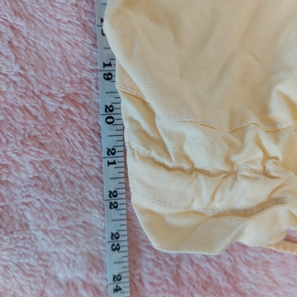 Prana Breathe Yellow Hiking Cargo Capri Pant Size Large - Picture 12 of 13